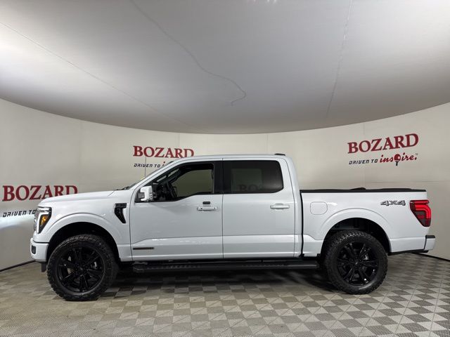 2025 White Ford F-150 Lariat 4X4 Truck