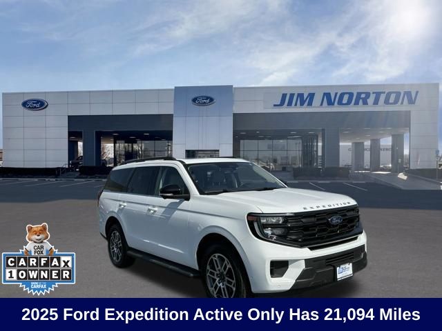 Oxford White 2025 Ford Expedition SUV / Crossover Four-Wheel Drive Automatic