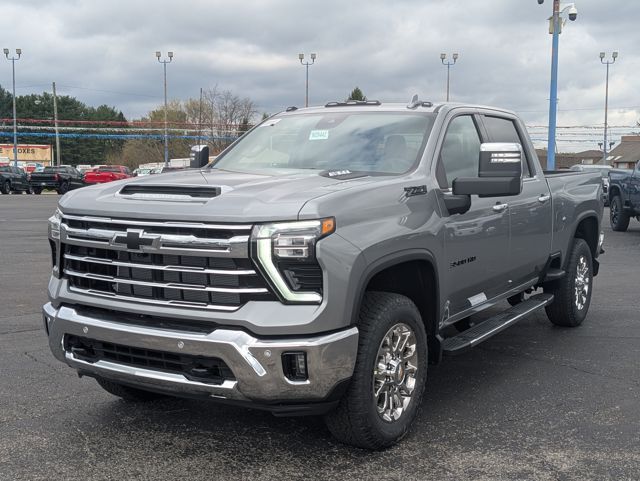 View vehicle photo 3