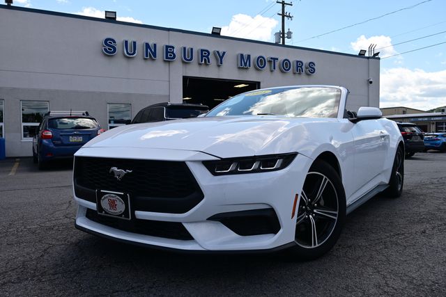 Oxford White 2025 Ford Mustang Convertible Rear-Wheel Drive Automatic