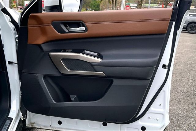 Used 2025 Nissan Pathfinder Platinum 4D Sport Utility