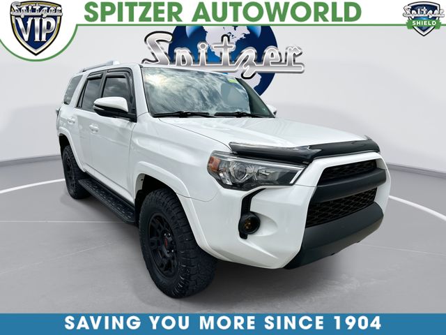 Super White 2018 Toyota 4Runner SR5 Premium 4WD SUV / Crossover Four-Wheel Drive 5-Speed Automatic Overdrive