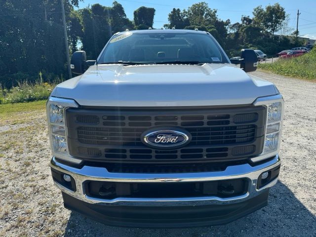 Used 2026 White Ford XL image 2