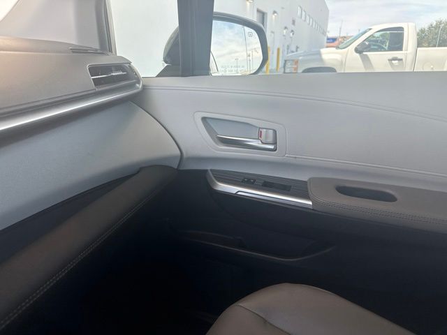 Used 2025 Toyota Sienna Van