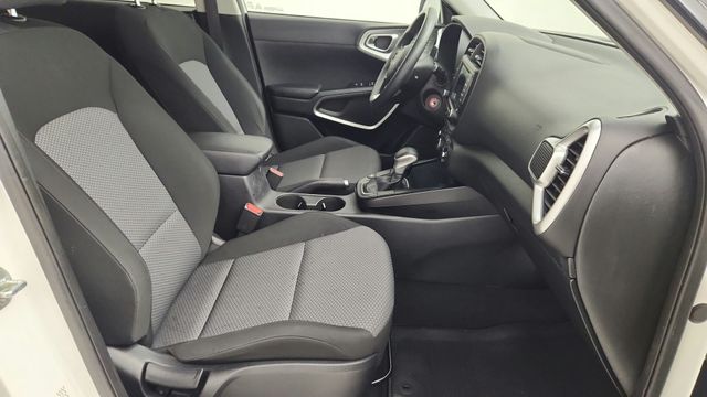 2022 Kia Soul LX White at Gullo Toyota