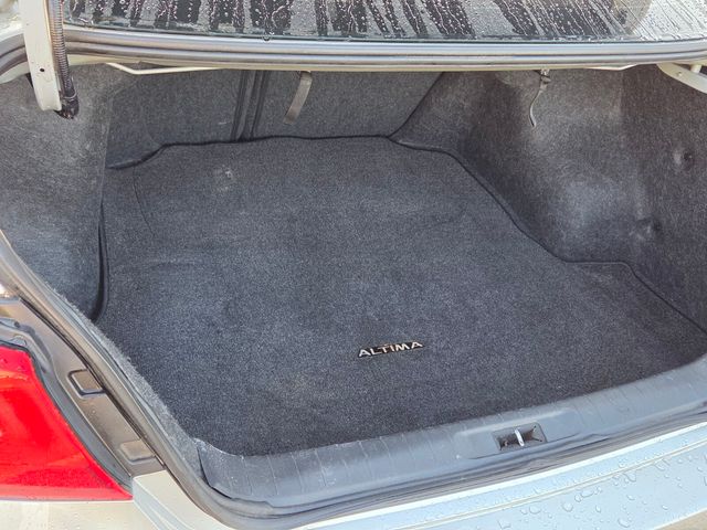 Used 2018 Silver Nissan 2.5 SL image 13