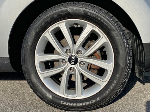 Used 2019 Silver Kia Plus image 19