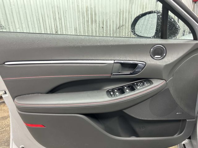 2025 Hyundai Sonata - Image 13