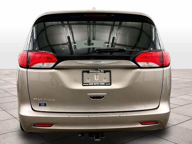2017 Chrysler Pacifica LX - 3