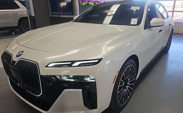 2025 BMW 7 Series 740i RWD