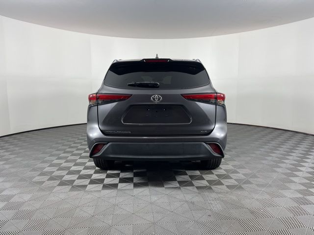 2022 Toyota Highlander XLE 10