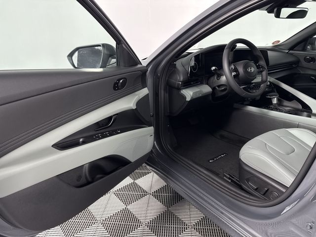 New 2025 Hyundai Elantra Hybrid For Sale in Indianapolis, IN