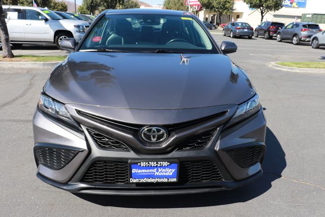 2021 Toyota Camry SE 2