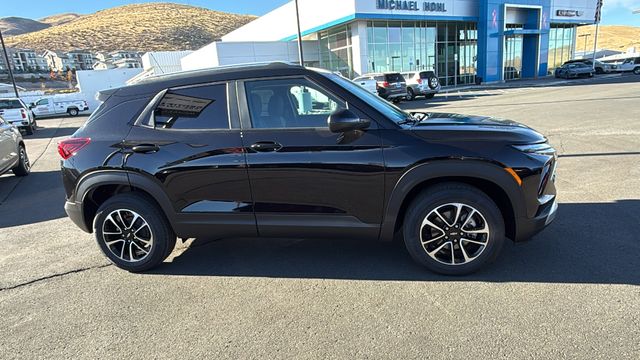 2025 Chevrolet TrailBlazer LT 2