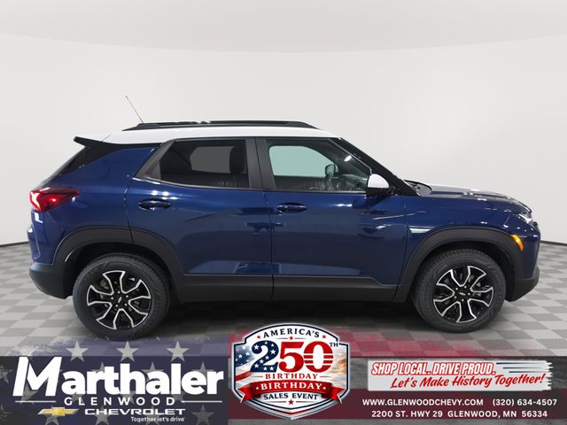 Blue Glow Metallic 2022 Chevrolet Trailblazer SUV / Crossover Four-Wheel Drive 9-Speed Automatic