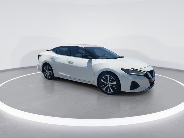 Used 2020 White Nissan 3.5 S image 2