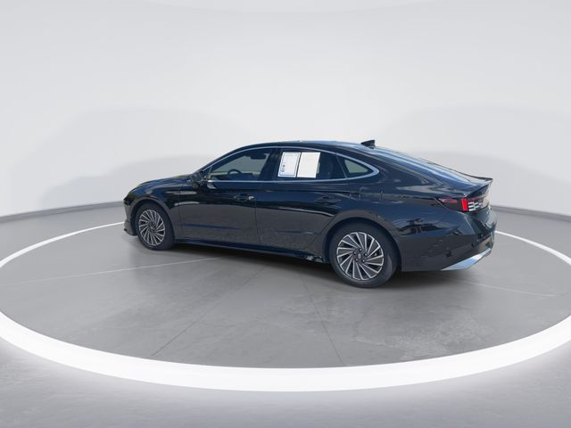 Used 2025 Black Hyundai Limited image 6