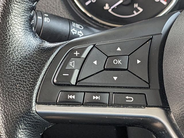 2022 Nissan Rogue Sport SV photo