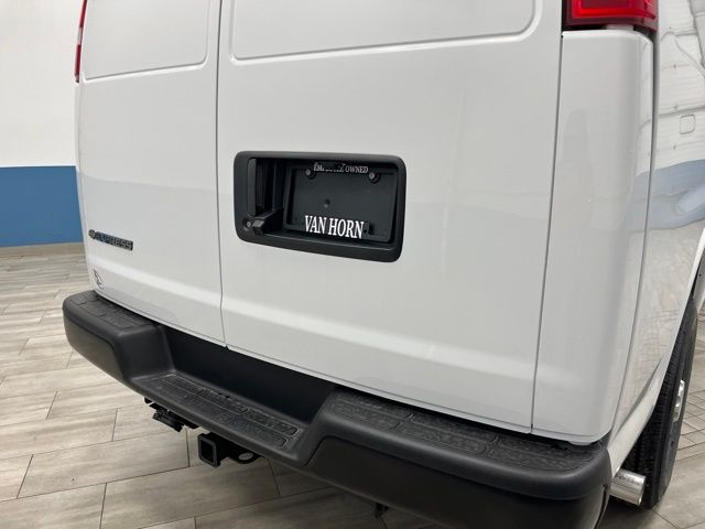 New 2026 Summit White Chevrolet Work Van image 26