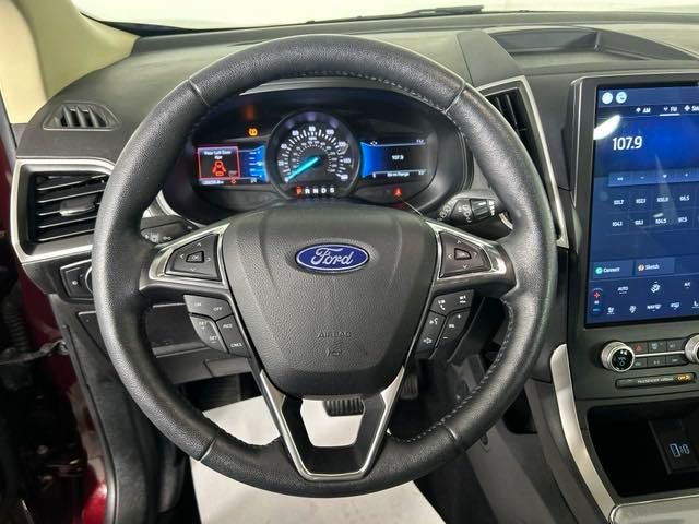 2022 Ford Edge SEL 25