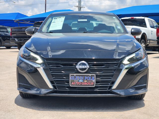 Super Black 2025 Nissan Altima 2.5 SV FWD Sedan Front-Wheel Drive Continuously Variable Transmission