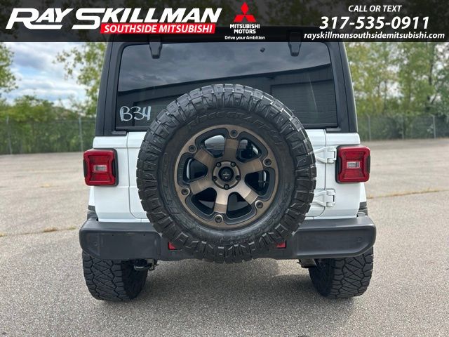 Used 2019 White Jeep Unlimited Sahara image 5