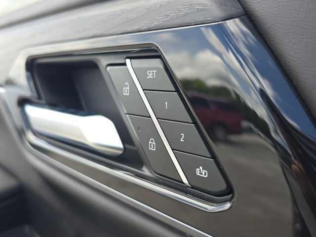 2025 GMC Yukon XL AT4 Ultimate:C02706