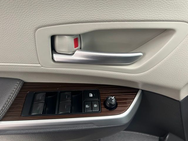 Used 2023 Toyota Sienna Van