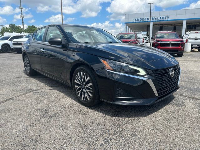 Super Black Clearcoat 2024 Nissan Altima Sedan Front-Wheel Drive Continuously Variable Transmission