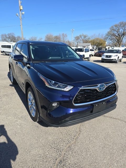 2023 Toyota Highlander Hybrid Limited AWD