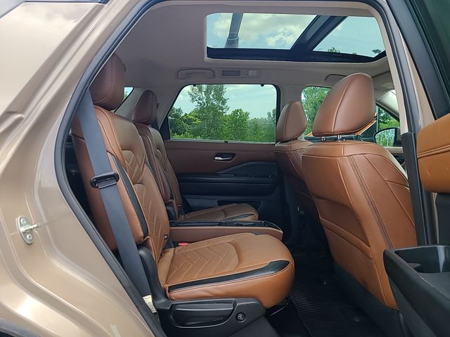 Used 2023 Nissan Pathfinder SUV
