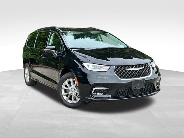 Brilliant Black Crystal Pearlcoat 2023 Chrysler Pacifica Minivan All-Wheel Drive 9-Speed Automatic
