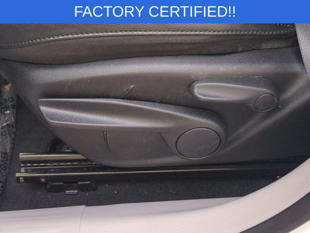 Used 2024 White Jeep Latitude image 17