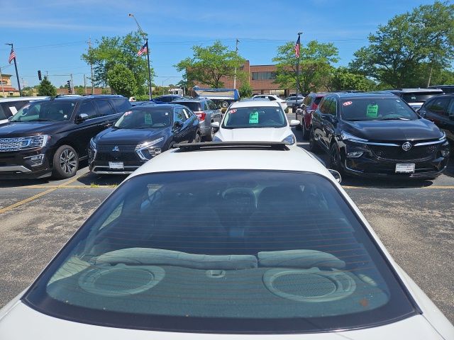 Used 2001 White Pontiac GT image 15