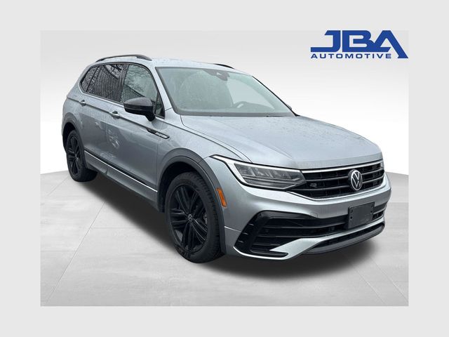 Pyrite Silver Metallic 2022 Volkswagen Tiguan SE R-Line Black FWD SUV / Crossover Front-Wheel Drive 8-Speed Automatic