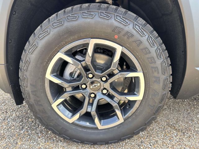 2027 Chevrolet Equinox ACTIV Black at Supreme Chevrolet of Gonzales