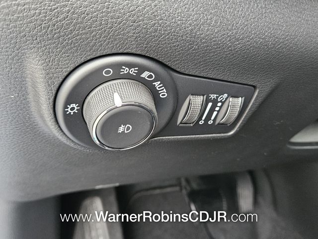 New 2026 Blue Jeep Latitude image 25