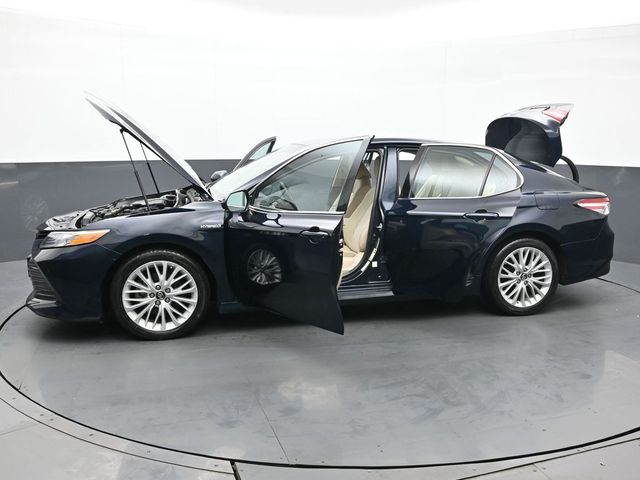 2018 Toyota Camry Hybrid XLE 46