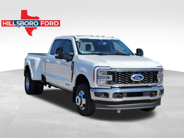 2024 Ford F-350SD Lariat 2