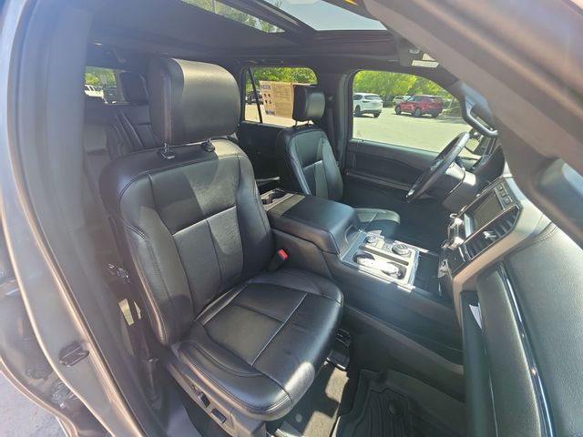 Used 2020 Silver Ford XLT image 27