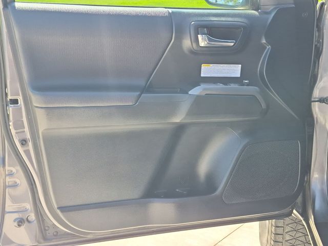 2016 Toyota Tacoma - Image 14