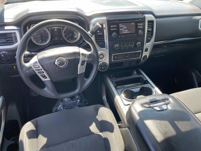 2018 Nissan Titan SV 14