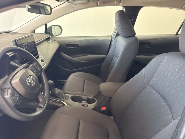 2025 Toyota Corolla LE - Photo 6
