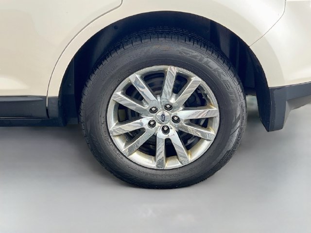 Used 2014 White Ford SEL image 35
