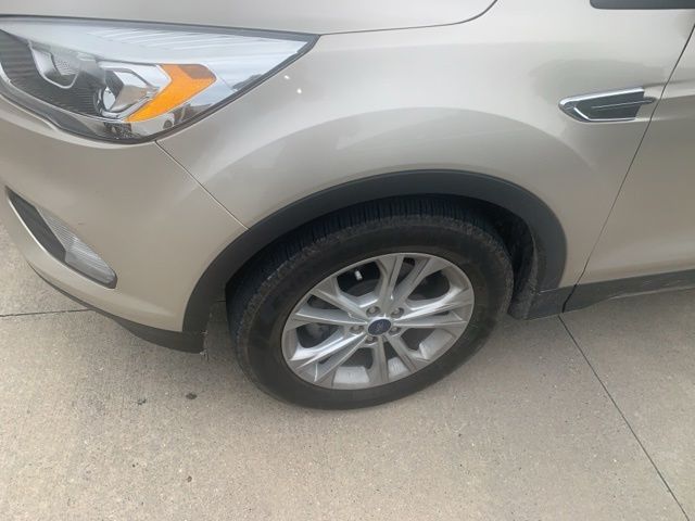 Used 2018 Gold Ford SEL image 2