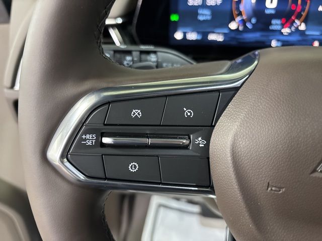 2025 Chevrolet Suburban LT photo
