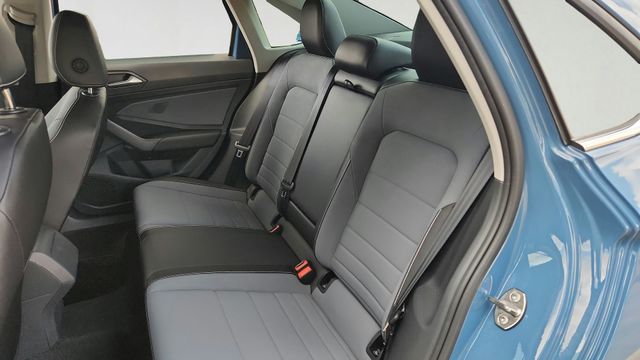 2025 Volkswagen Jetta SE - Photo 26