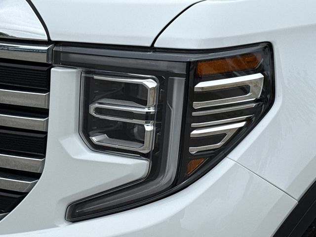 Used 2025 White GMC SLT image 4
