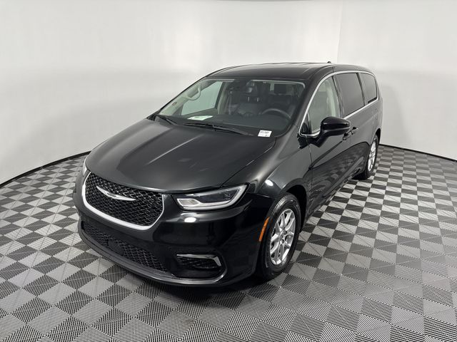 Used 2023 Chrysler Pacifica For Sale in Indianapolis, IN