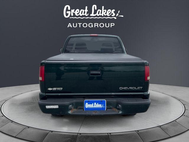 View vehicle photo 4